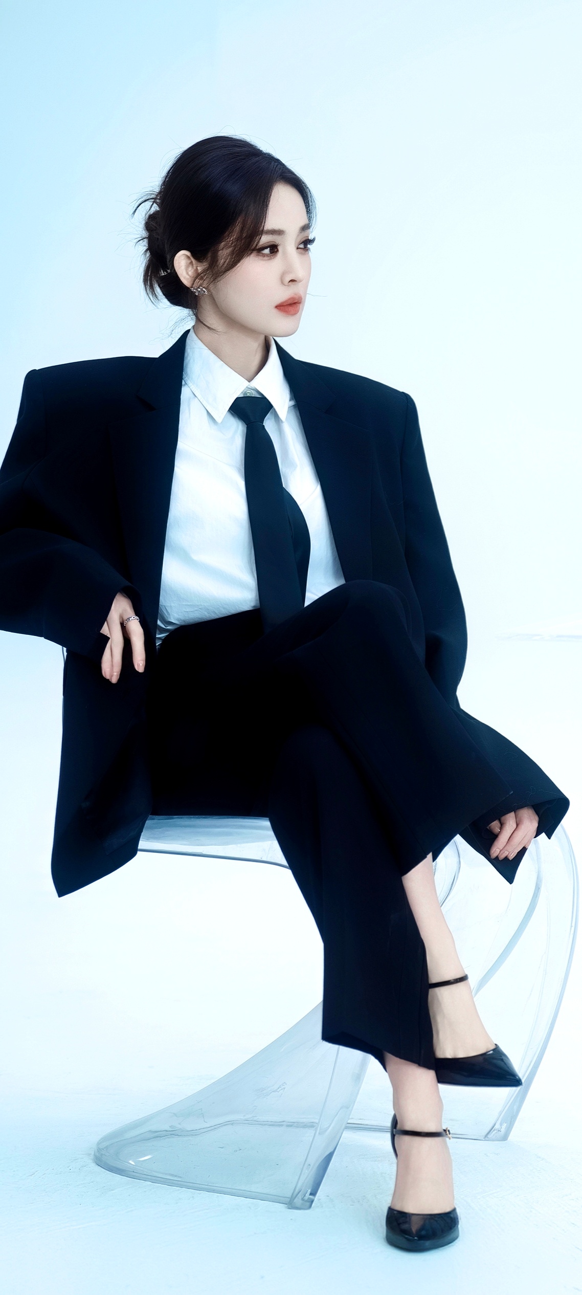 娜扎西装