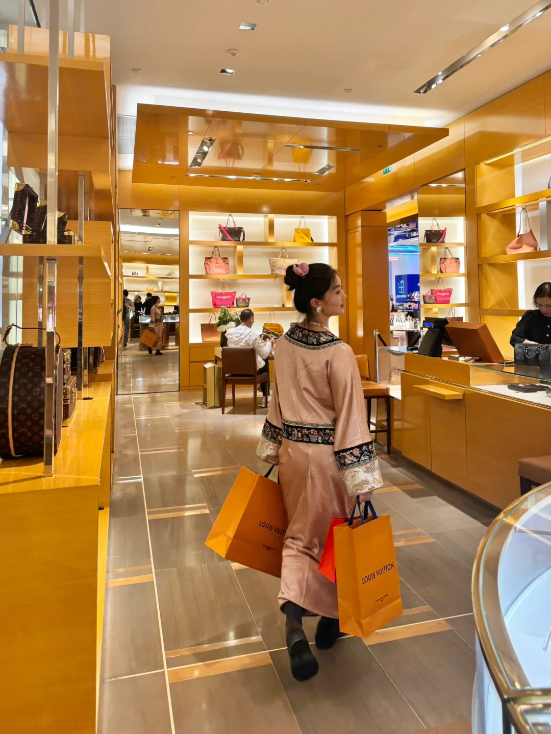 清朝大小姐来巴黎买土特产啦🇫🇷巴黎lv攻略