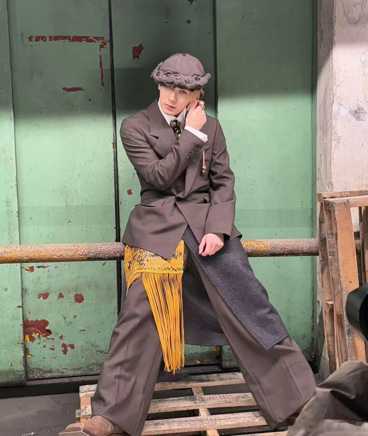 王嘉尔新歌倒计时1天 24小时后魔法降临！《MAGICMAN2》明天正式上线，每