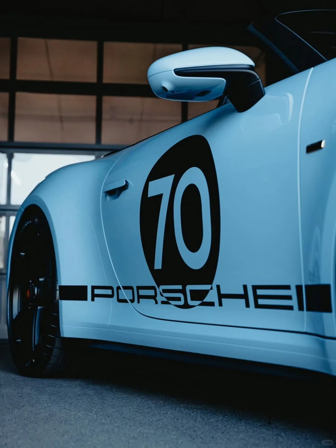 迈森蓝涂装的911 Spirit 70，运动帅哥车的新衣