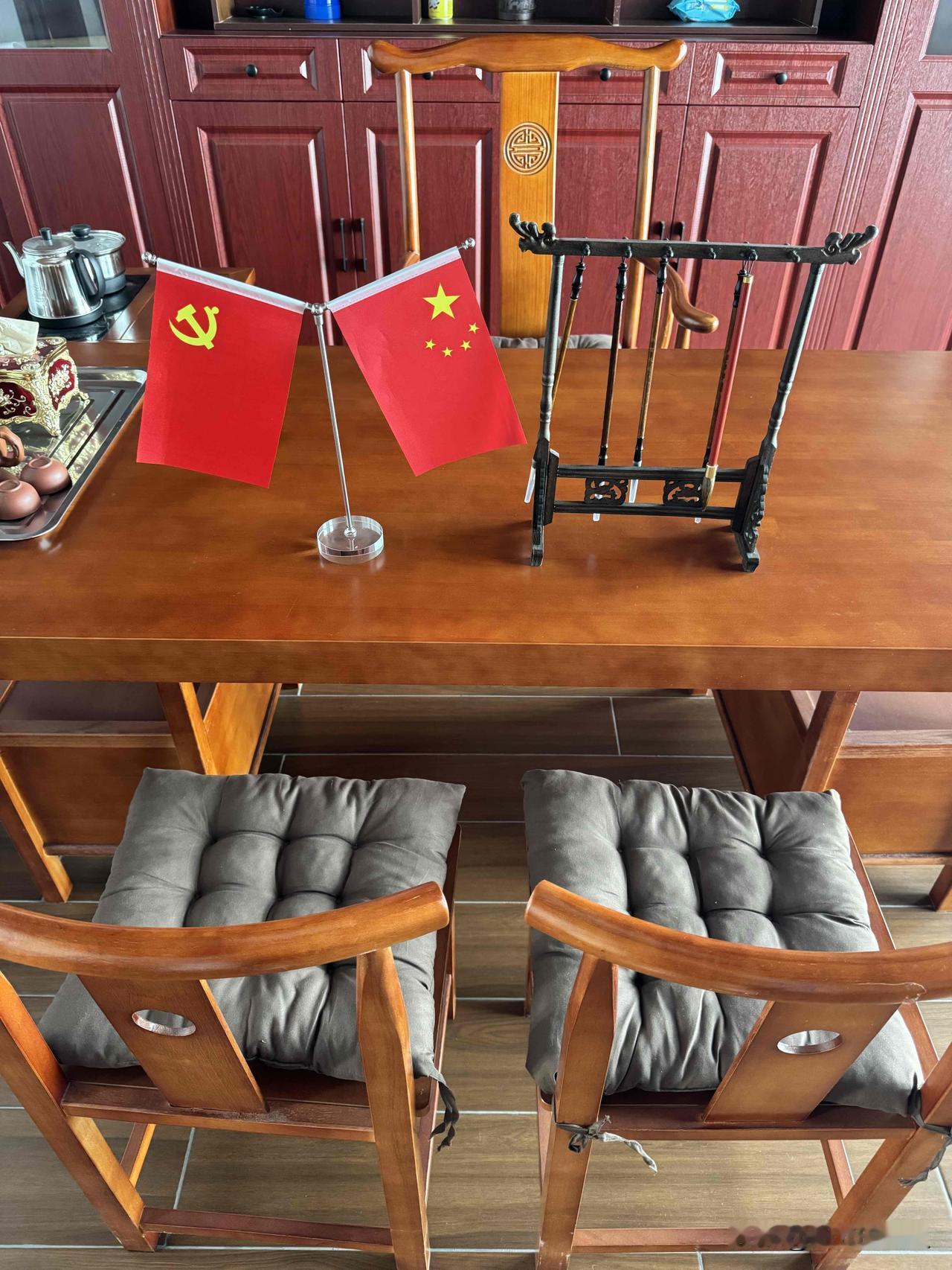 给自己一句话，你会说什么?
我会对自己说：
不必事事强求圆满，每个人都有自己的风