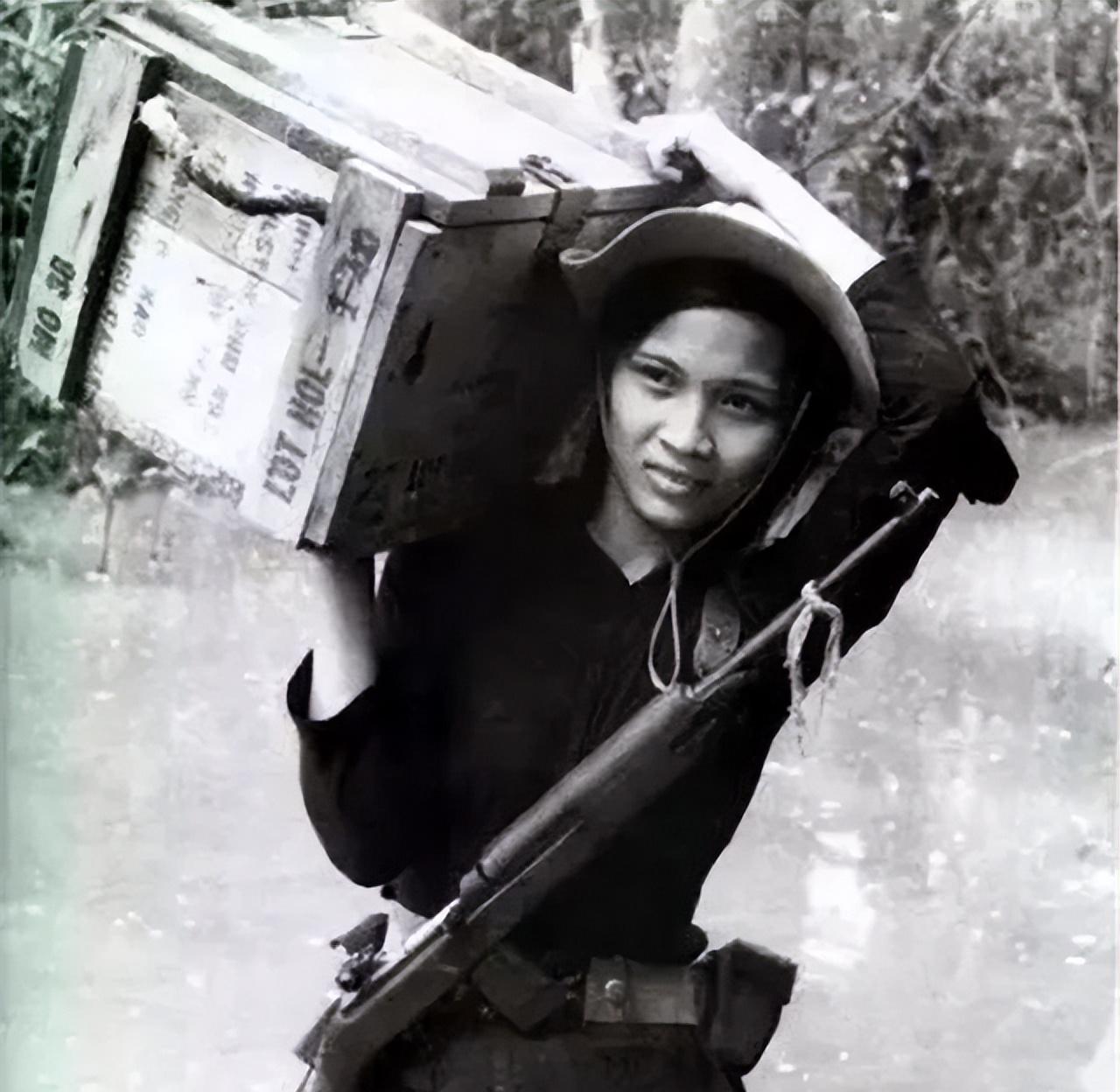 1979年2月17日，长条山战役打响，越军一个女兵排全部阵亡，无一人投降。

天