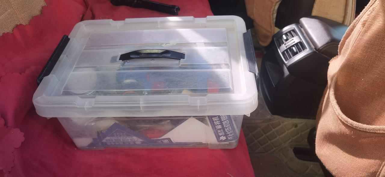 2026年1月7号晚6点31分。这个老哥哥在山东省聊城市茌平区新政东路988号门