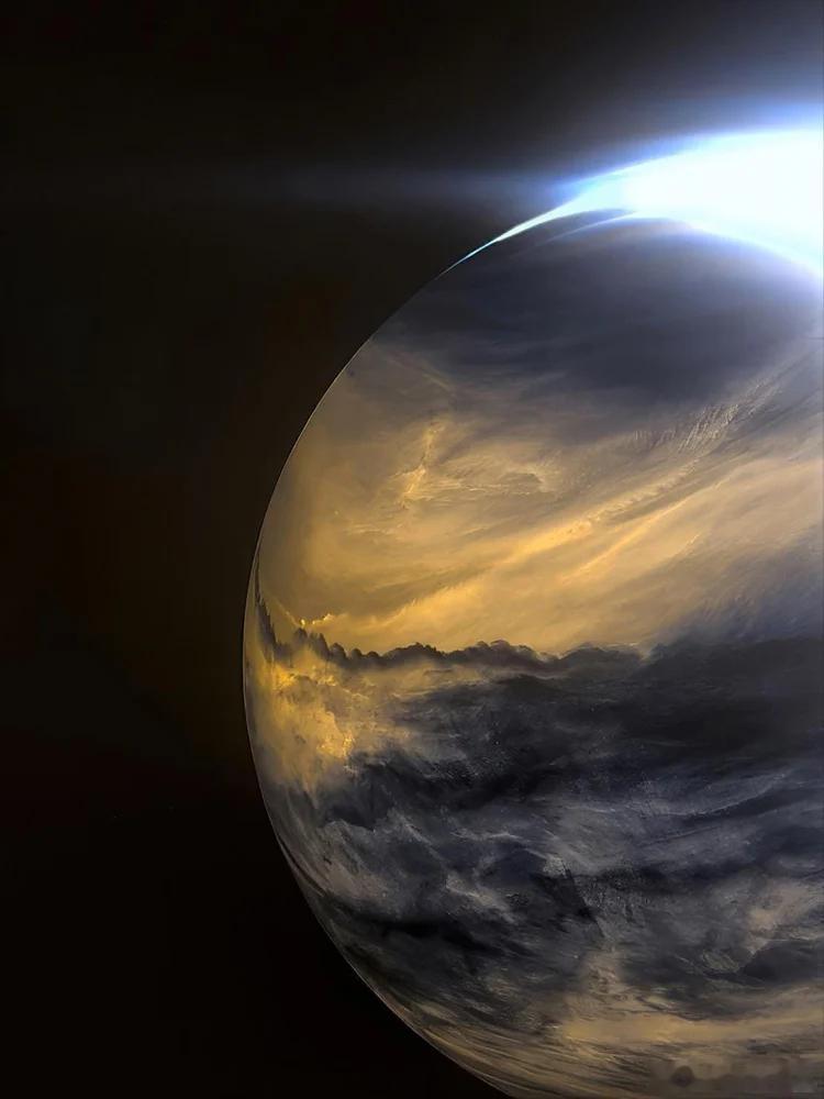 2025年9月，服役15年的金星探测器晓号正式退役收官。退役前官方放出史上最清晰