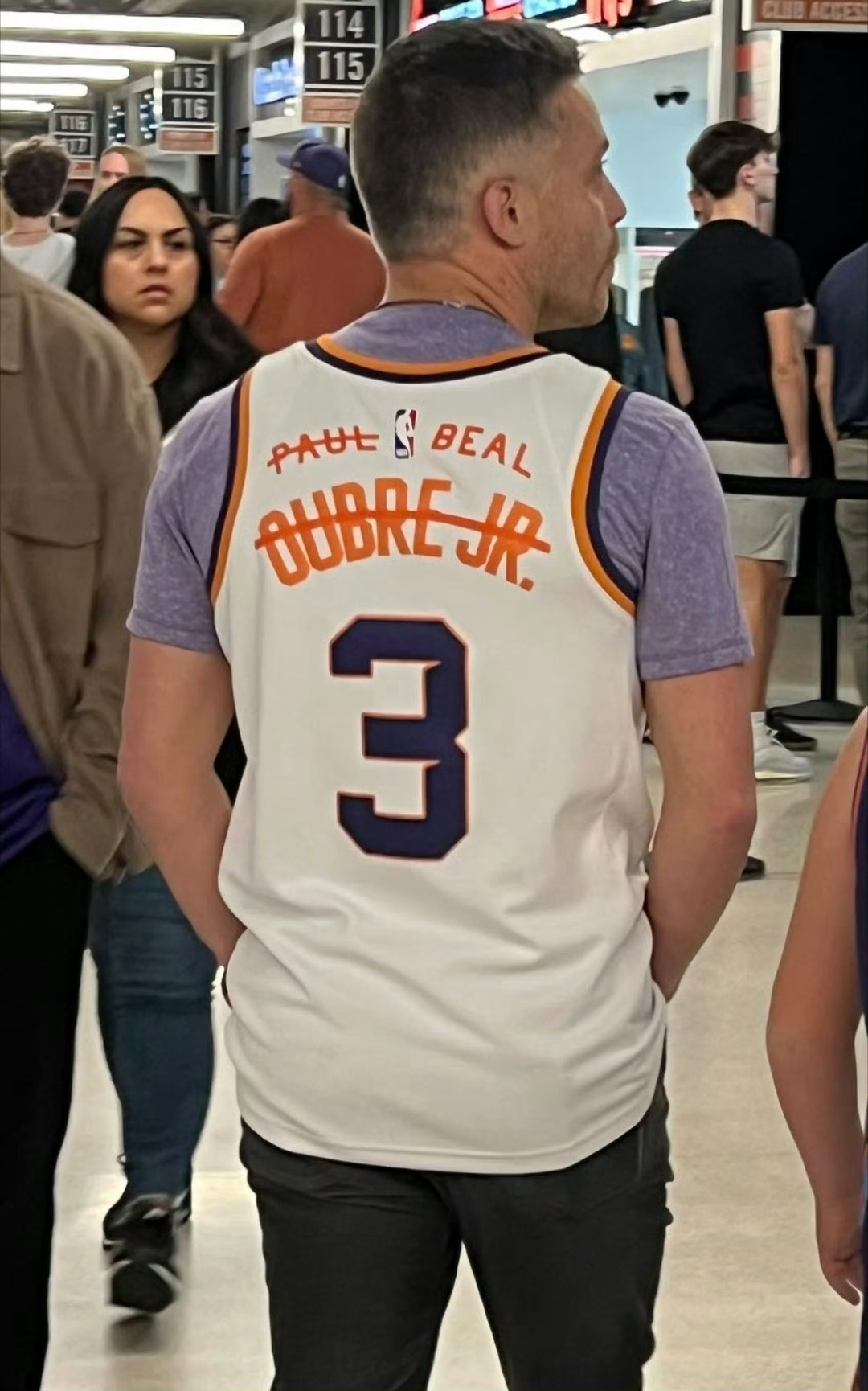 太阳新的3号好像是狄龙？兄弟，你这球衣还有地方涂改吗[挖鼻]nba超季划我的观赛