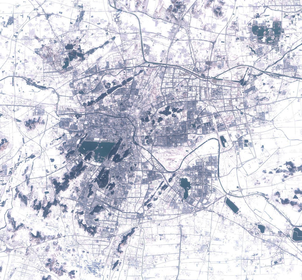 徐州市最新的卫星影像 ，淮河流域的大雪，至今还是银装素裹。 你是江苏不是北极