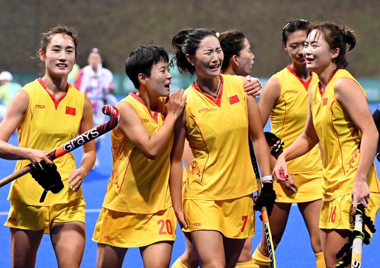 中国女子运动员再一次让人热血沸腾！

虽然中国女篮止步小组赛，
万众瞩目的中国女