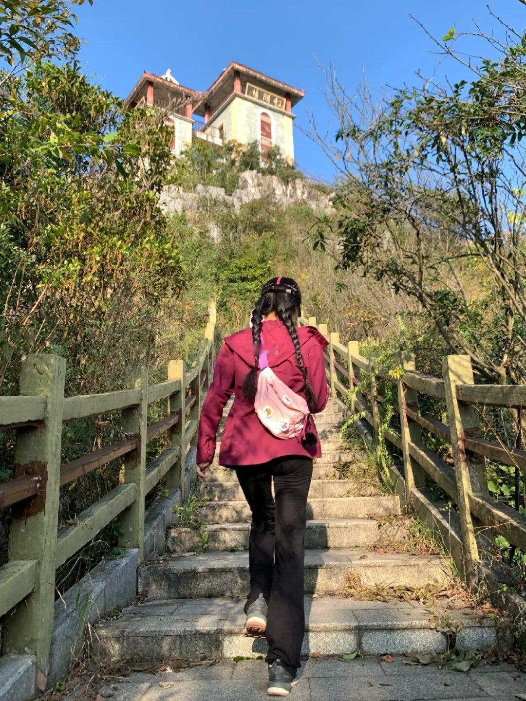 不要当冤大头，借钱给旅游认识的热情陌生人