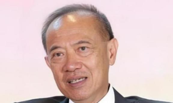 终于有人说出了大实话！新加坡前外长杨荣文曾说：不要看美国动不动就威胁中国、制裁中