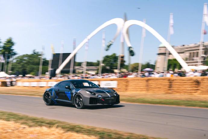 A110 Future
Alpine在2026古德伍德速度节上展示了一款名为A1