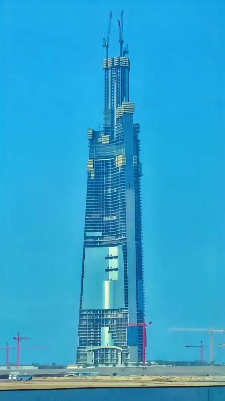 828米的迪拜塔将很快就要把“世界第一高楼”的宝座让位了！
沙特阿拉伯吉达塔，设