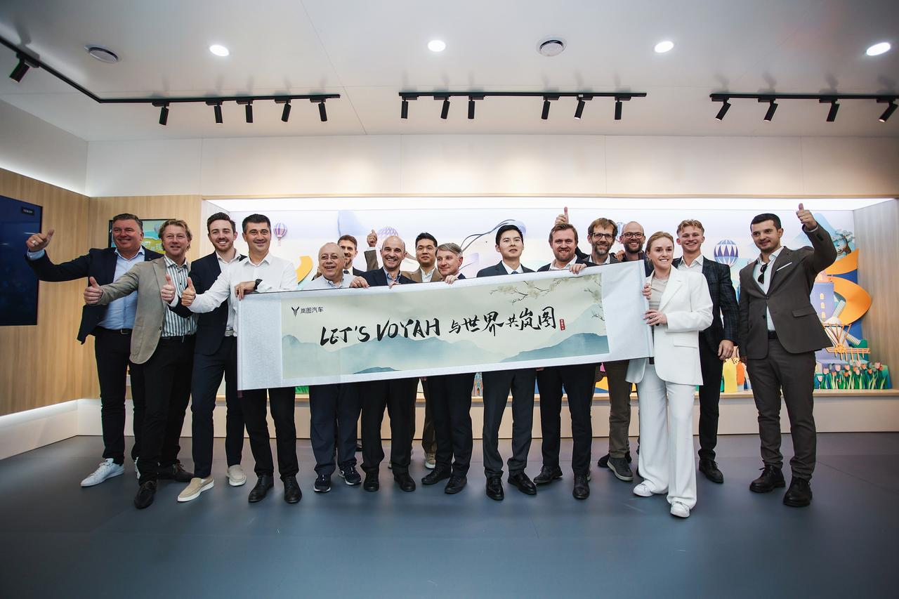 2月12日，岚图汽车正式获香港联交所原则性同意，完成上市全部前置监管审批。从启动