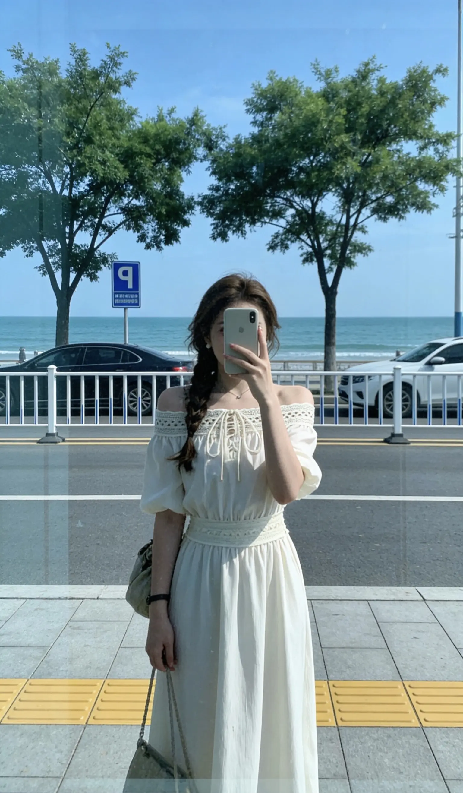 “养好性格，好好生活，该来的总会来，看淡一点，善待自己……！”