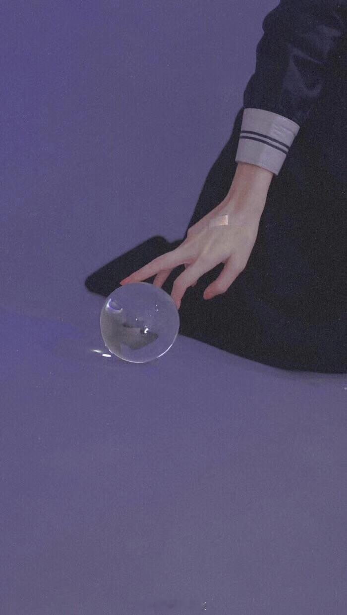 即使生生不见，我仍祝你万事胜意，岁岁平安。——孟栀晚《暗恋这件难过的小事》#早安