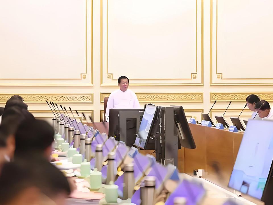 今天传来缅甸总统敏昂莱在政府工作会议上再次畅谈国家发展目标的最新消息。据缅甸媒体