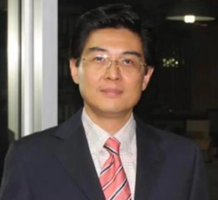 世人常常聚焦伟人扭转乾坤的功绩，却很少有人留意，卸下时代重担之后，他也是一位饱尝