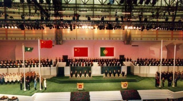 澳门之所以不闹腾，不闹独立，不闹分裂，不闹反共，甚至不闹亲台亲美，最重要的原因是