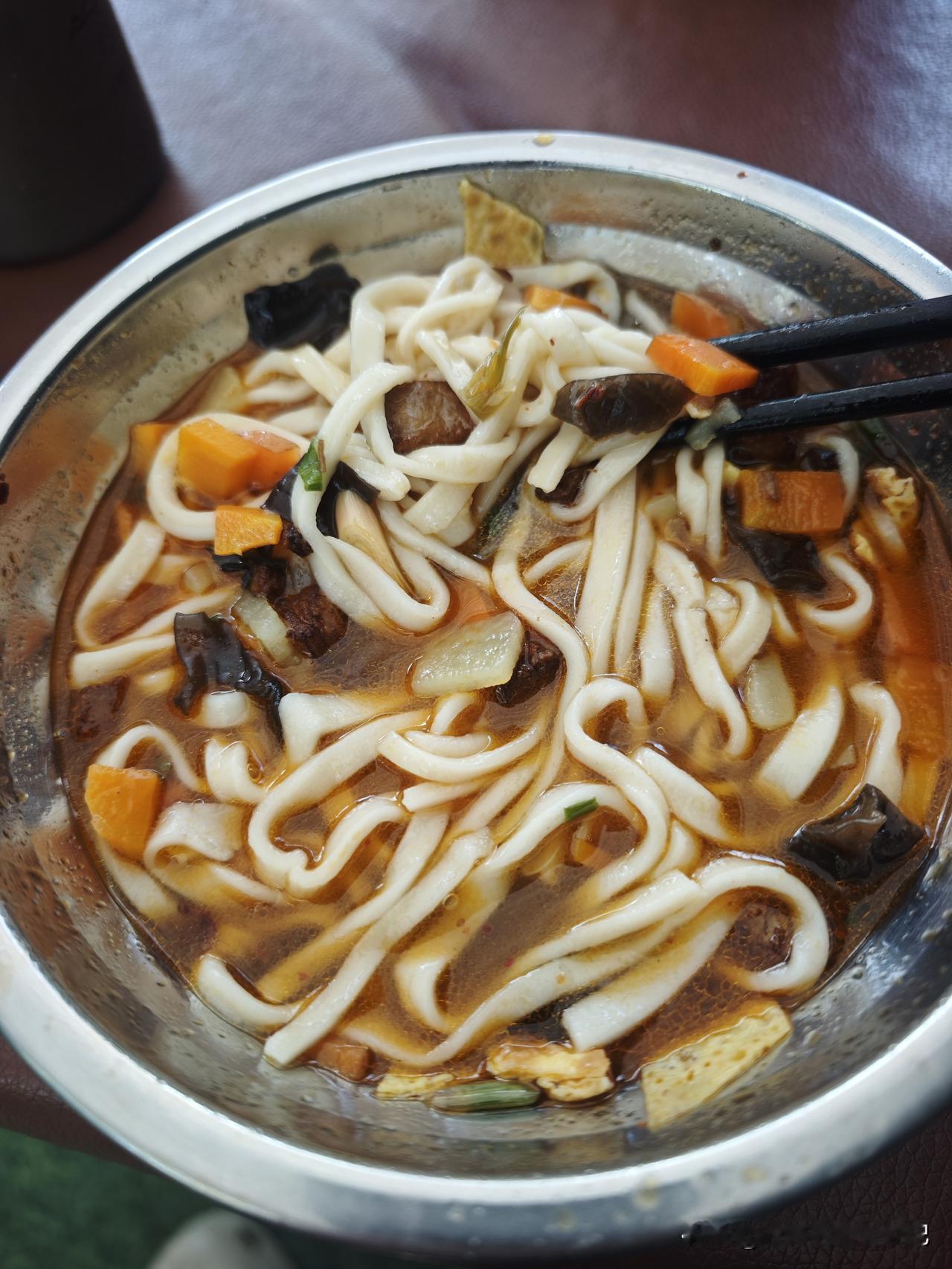 晒图笔记大赛好吃还得是自己动手哦，身在云南，但吃到了岐山臊子面，味道聊咋咧[爱慕