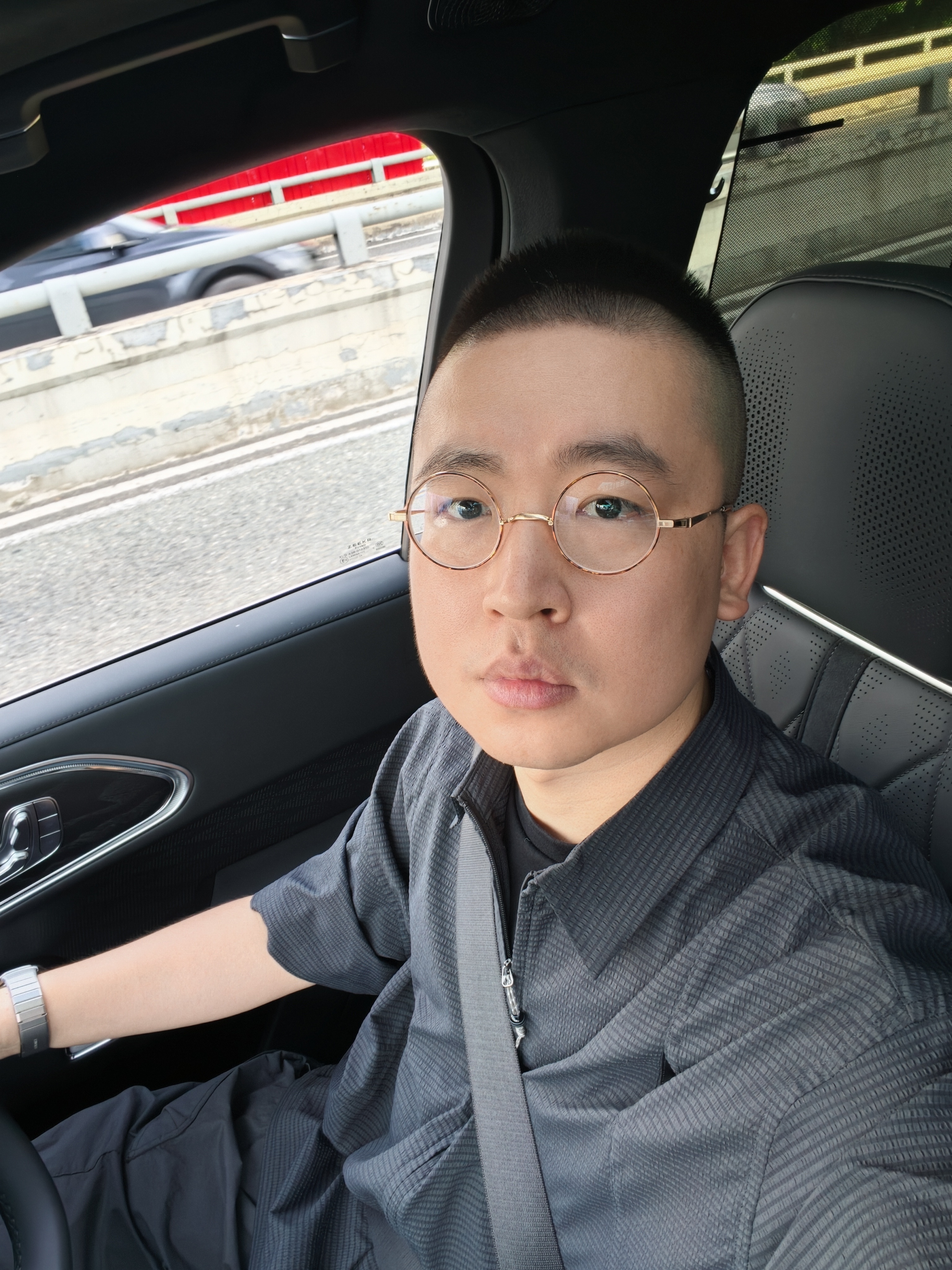 我爱深色内饰极氪8x