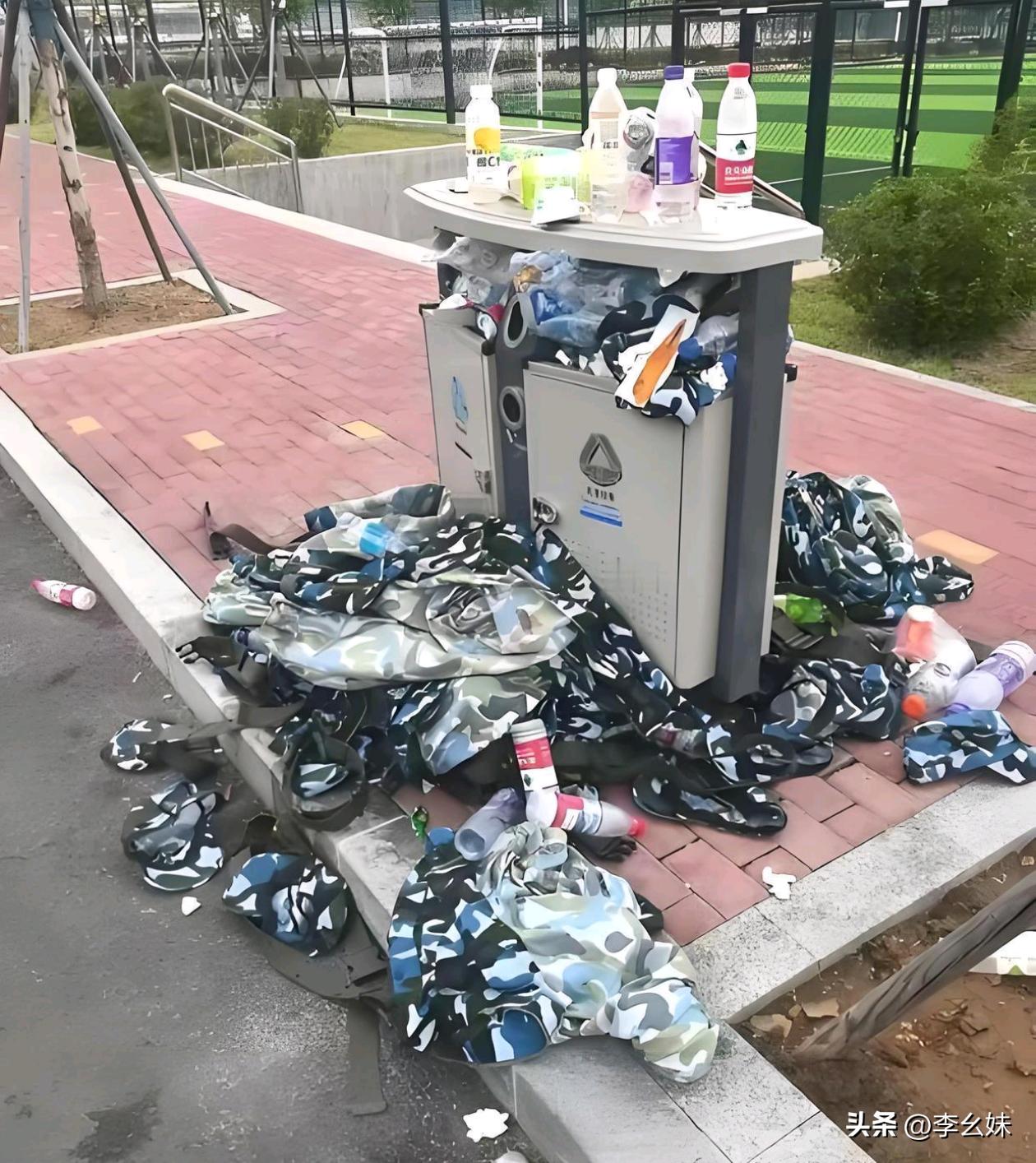 现在学生的军训服就是一次性的？