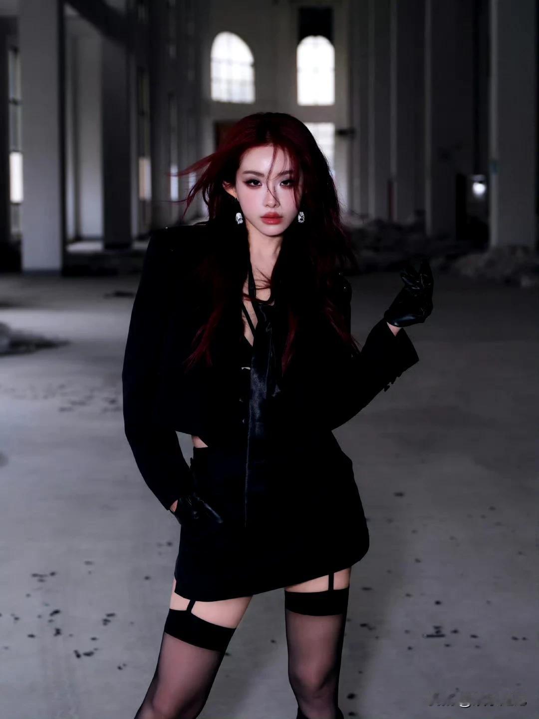 喻言 x 直筒黑丝美腿[期待]