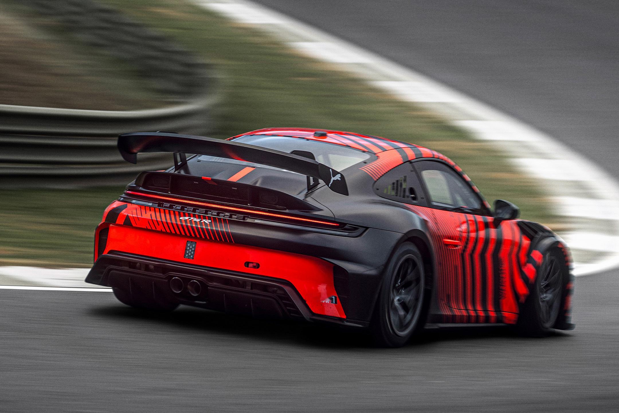 保时捷911 GT4 R🇩🇪保时捷从2016年开始涉足GT4赛车，截止目前生