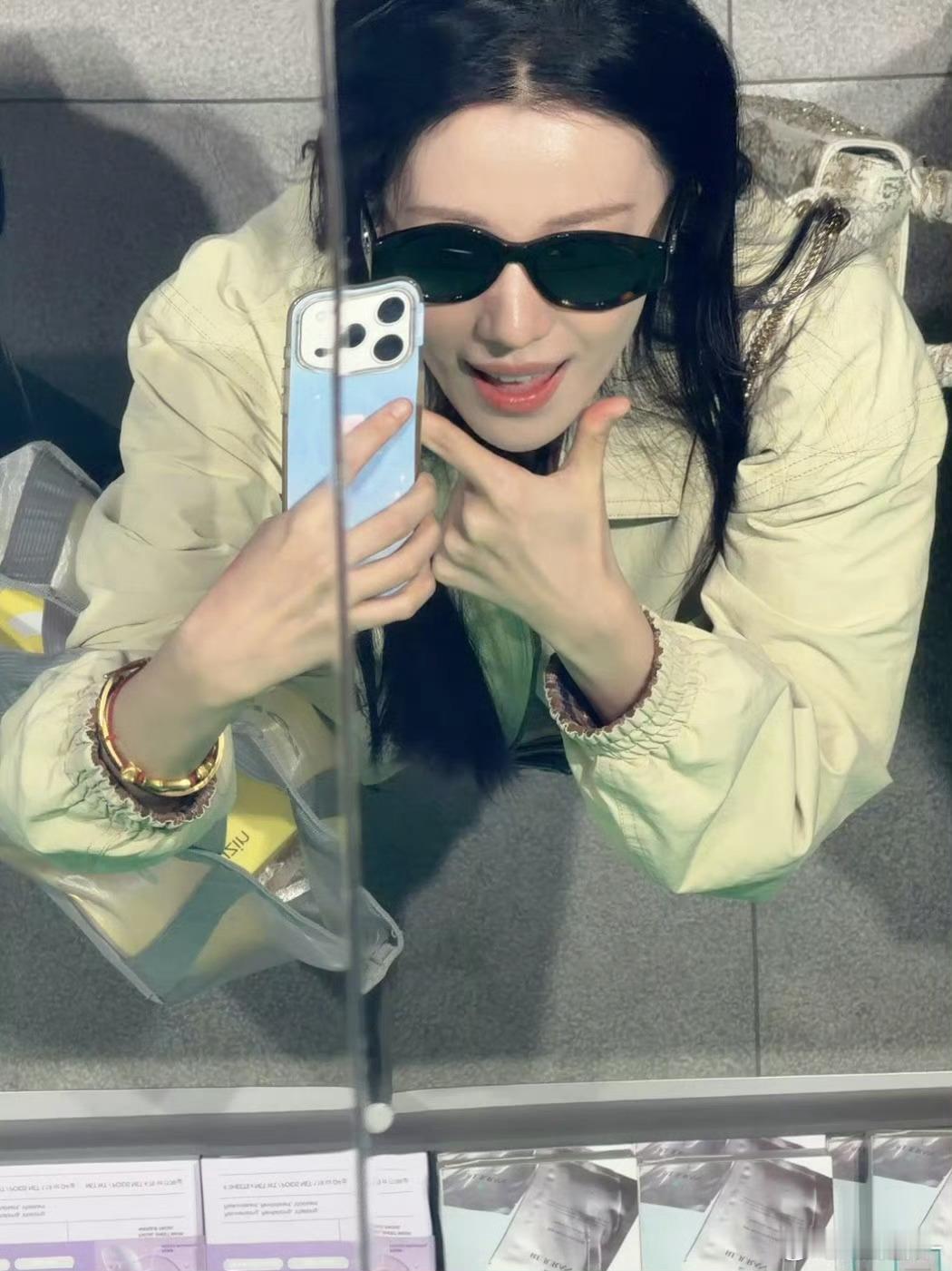 王楚然在韩国玩爽啦