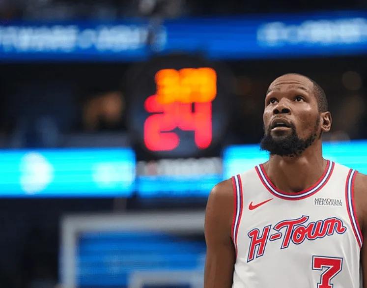 唉，就火箭今天的三分手感，真不如第四节让杜兰特歇了得了。杜兰特今天又打了38分钟