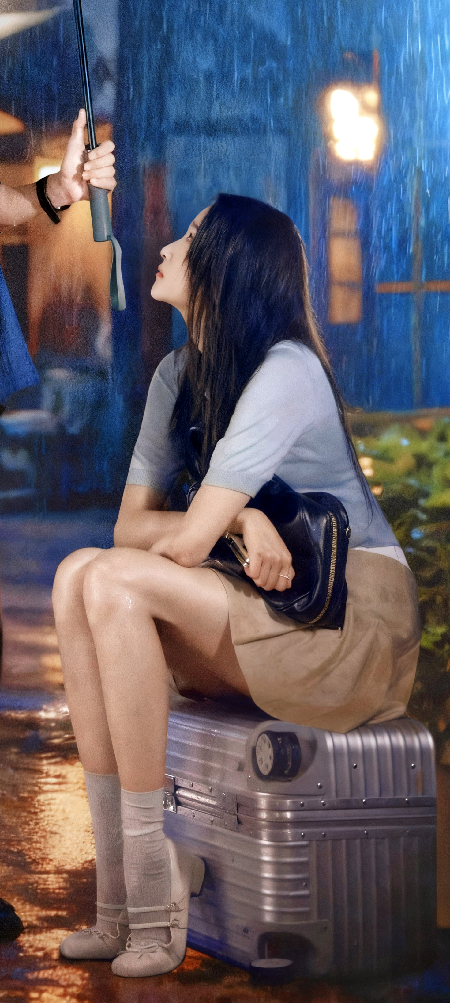 为晓彤撑伞☔☔☔关晓彤耀眼关晓彤 关晓彤