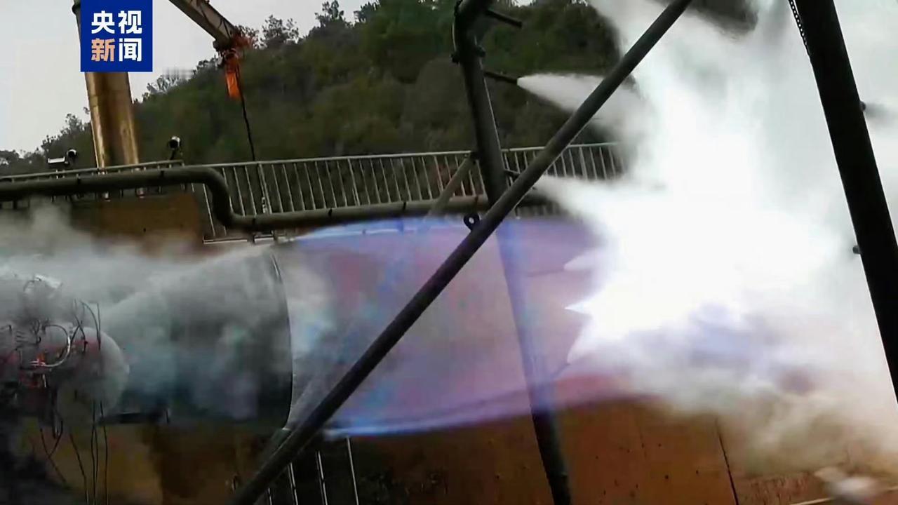 全球第二款全流量补燃循环发动机问世
来自蓝箭航天的蓝焱发动机
“蓝焱”发动机采用