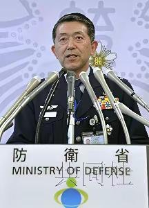 日本自卫队前统台幕僚长岩崎茂在台湾出任所谓的政务顾问，其实质是与台湾当局勾联搞台
