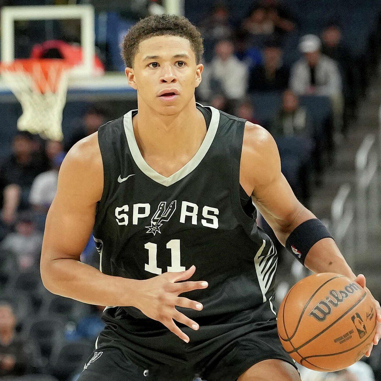 马刺新秀卡特-布莱恩特将代替右膝酸痛的考沃德打全明星新秀赛 