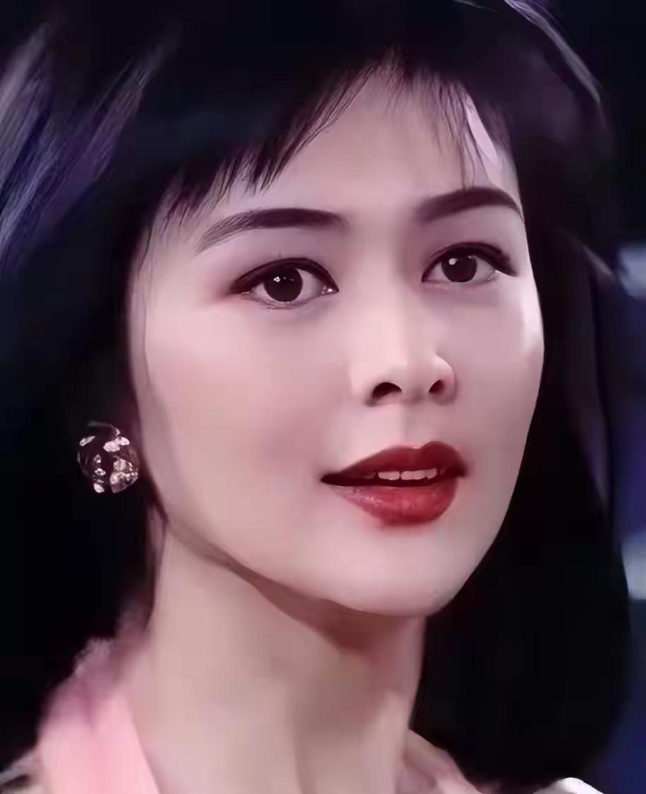 上亿豪宅，却无儿无女靠弟弟养老，62岁的关之琳后悔了吗？
说起港圈的很多明星，在