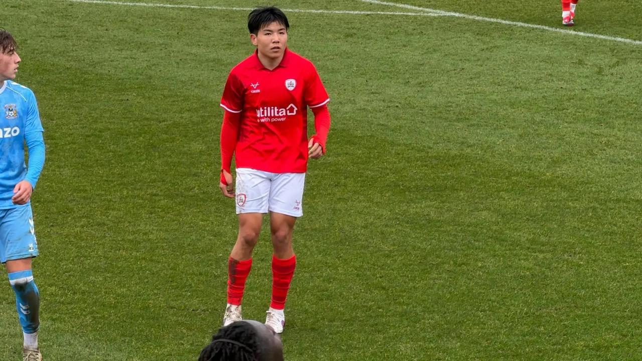 巴恩斯利U21以2:1的比分战胜考文垂U21，徐彬代表巴恩斯利U21首发出场，并