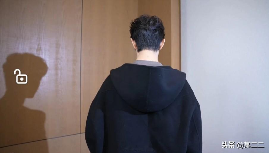 今天的惊喜有，任少白，刘铮亮还有肖战都发新年祝福啦，好圆满！！！
战战祝你新的一