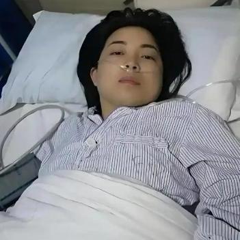 江西24岁女子并发症离世，办完丧事，为其垫付30万治疗费的未婚夫李某，准备离开时