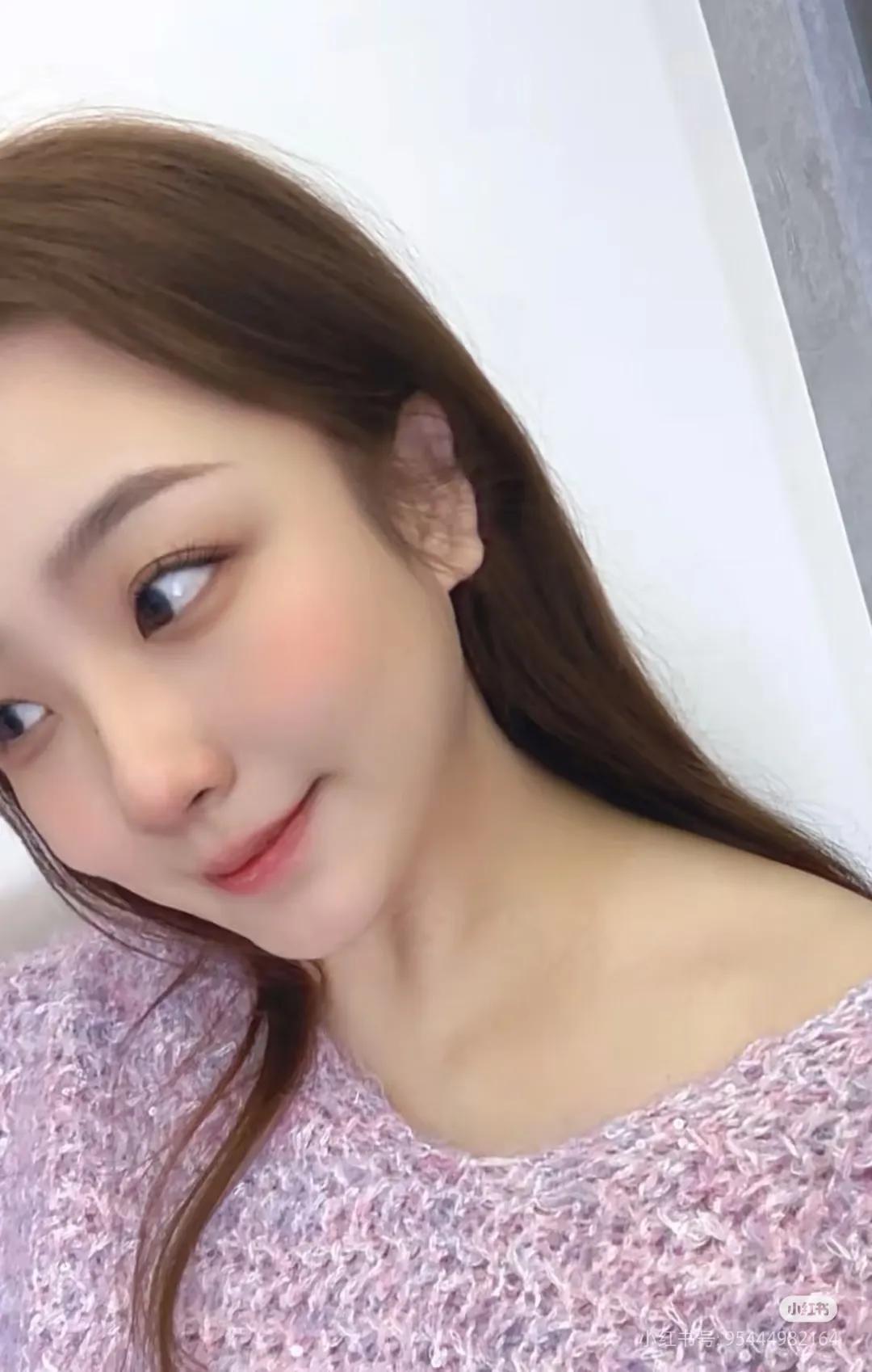 话说台湾近几年就推出了许多颜值和气质都相当不错的新晋博主，而庄諠諠就是其中之一。