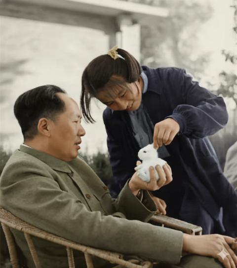 心有猛虎，
细嗅蔷薇的现实版。

女儿的笑容，
衬托出父亲的温柔：
是你多么温馨