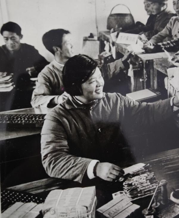 1970年，马塘信用社那位女会计的日子过得相当阔绰：平均每天生活费23元，当时工