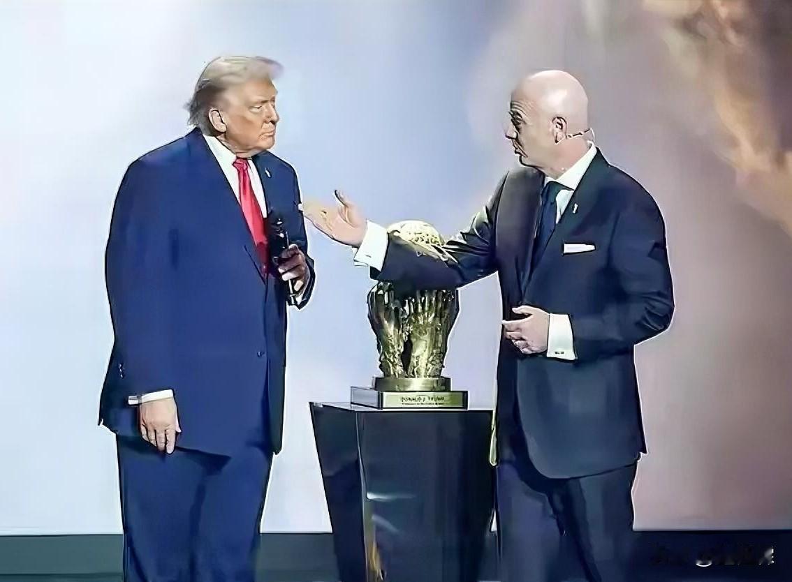 美国总统特朗普真是个聪明人，终于拿到了属于自己的“和平奖”！

2026年世界杯