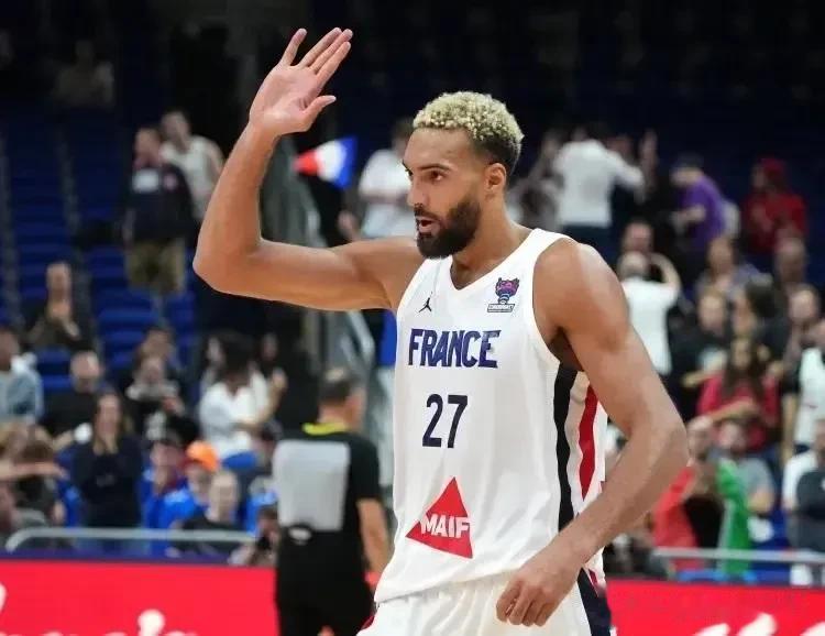 本届男篮世界杯最菜的2位NBA球星，你是否震惊？

1，戈贝尔，身高216，森林