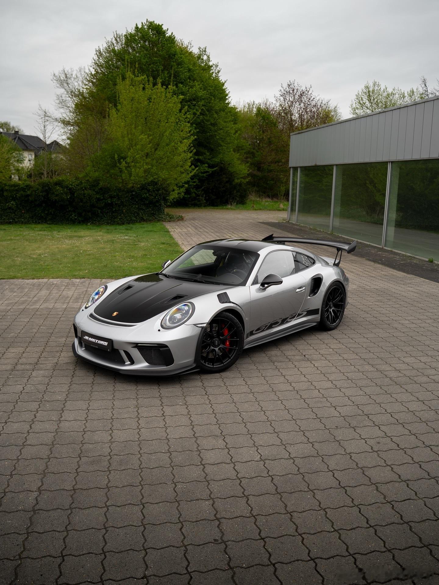 991还是992 GT3 RS？🤔你们会选择哪一个呢？...保时捷911豪车超