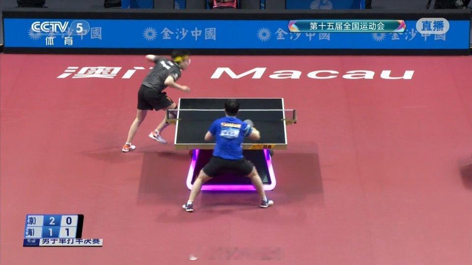 樊振东王楚钦展开第四局的较量！ 