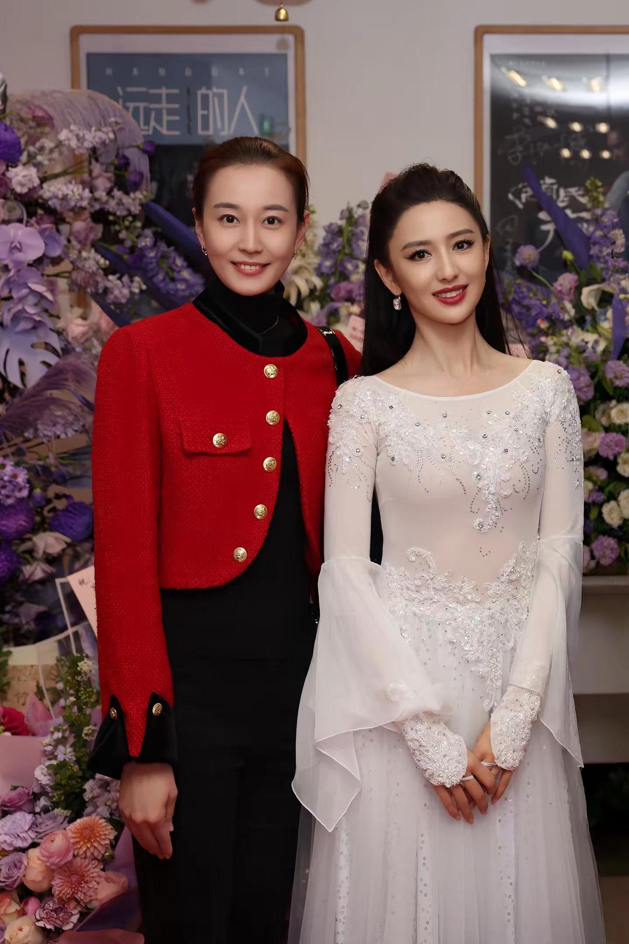 观佟丽娅舞蹈诗剧《在远方在这里》，她用舞蹈抒发对自己家乡的这份热爱！再次看到小酒