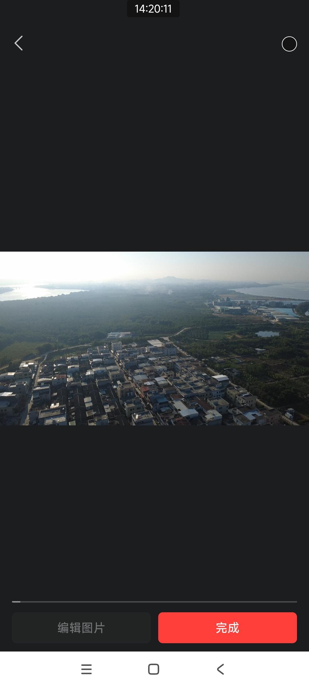 陪朋友父子去看车

看了轩逸经典和长安逸动，价格差不多，落地都是七万左右。

轩