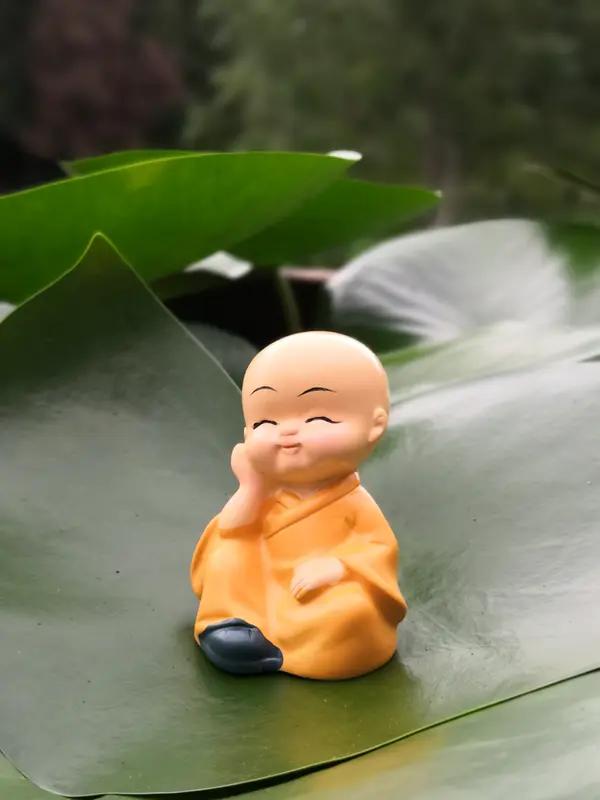 幸福和什么最有关系？我觉得和物质拥有量关系不大。
知足很关键，想要的少，拥有的就