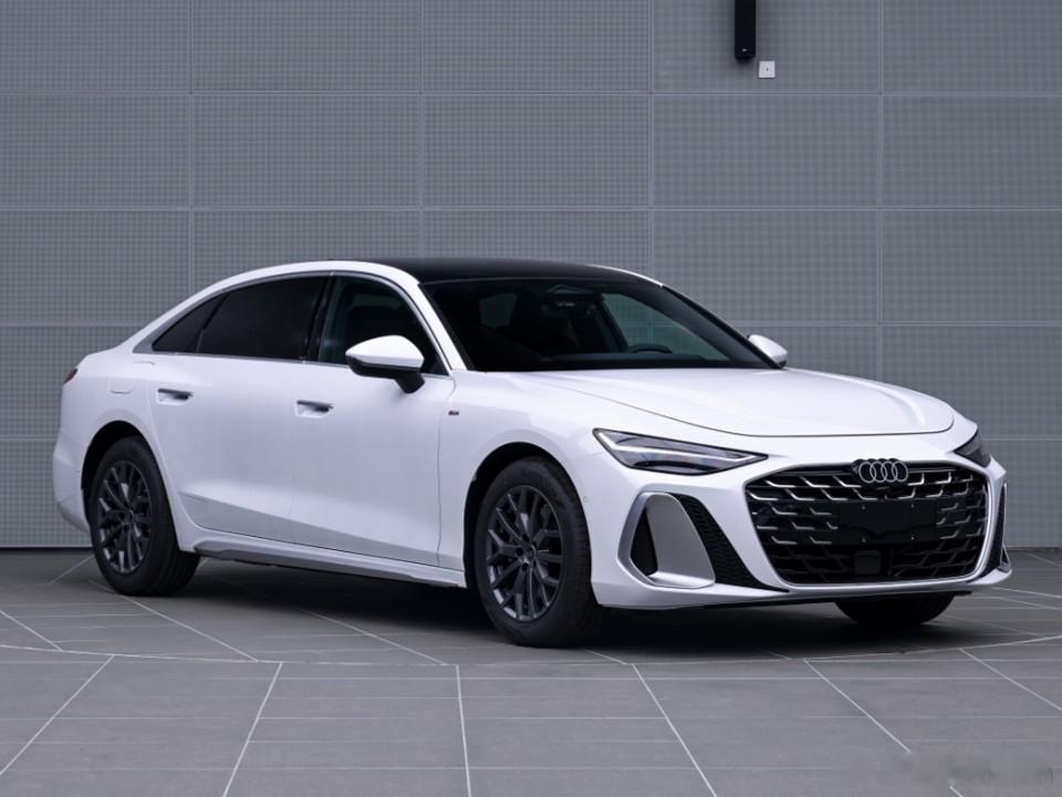 新的奥迪A6L，整体也越做越运动了不知道是不是白色的原因看上去怎么感觉有点怪怪的