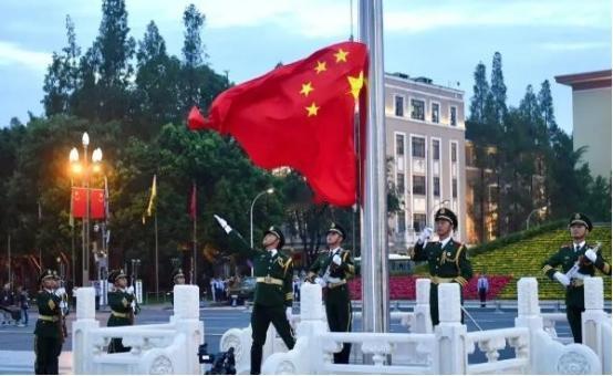 戴旭说：现在网络上常常吹嘘我军装备如何厉害，如何厉害，但实际上对手并不怕这些宣传