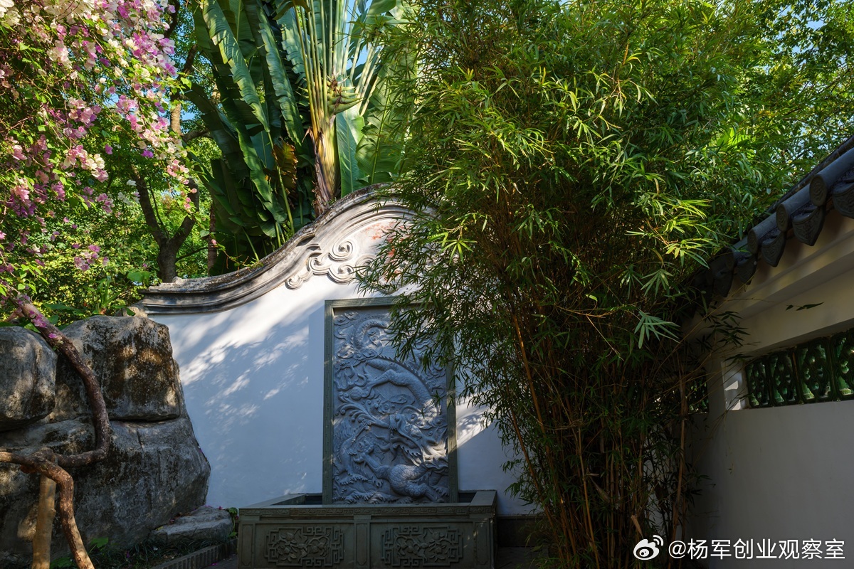 别再简单把“商业模式”等同于怎么赚钱。它远大于盈利模式，是决定企业生死与高度的系