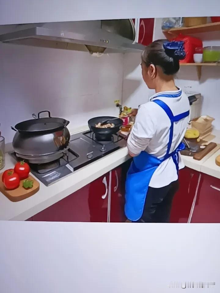 做住家保姆的都是什么层次的人哪?
做住家保姆是什么层次的人，这话有点片面。很多人